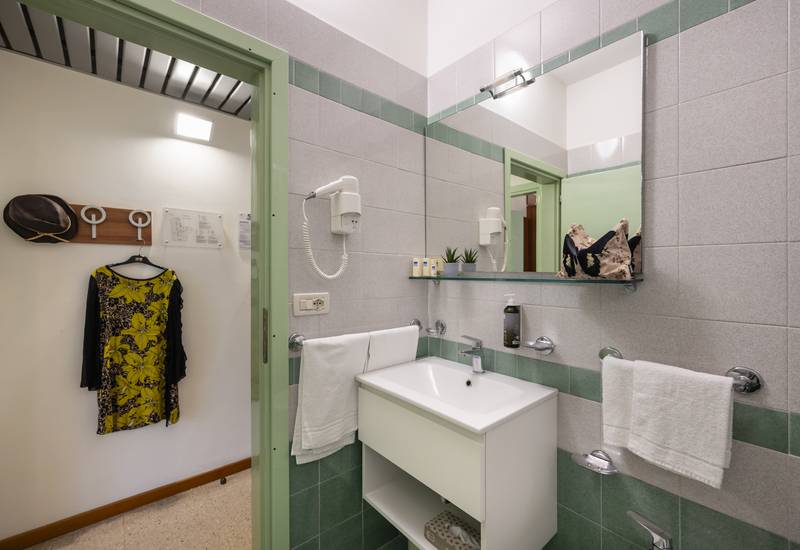 Camera_hotel_Luna_doppia_carta_da_parati
